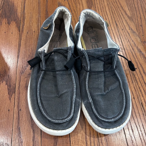 Hey Dude Off Black Shoes - size 9 - Picture 1 of 5